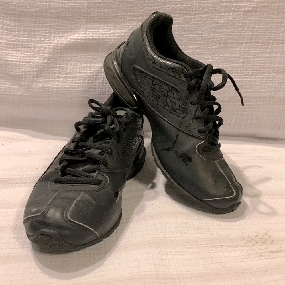 Puma black size 4